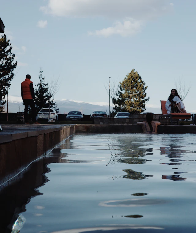 Beispielbild: Außenbecken einer Therme