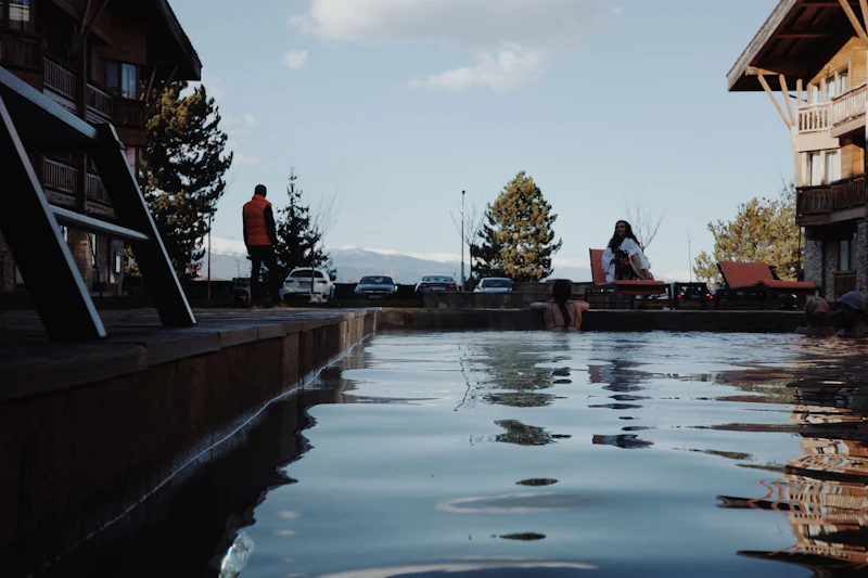 Beispielbild: Außenbecken einer Therme
